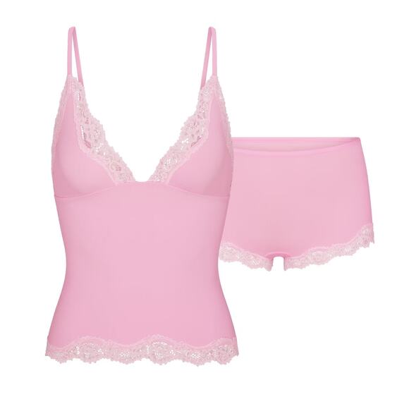 NWT SKIMS FITS EVERYBODY LACE TRIANGLE CAMI AND BOY SHORT SET IN BUBBLEGUM TONAL - Picture 2 of 5